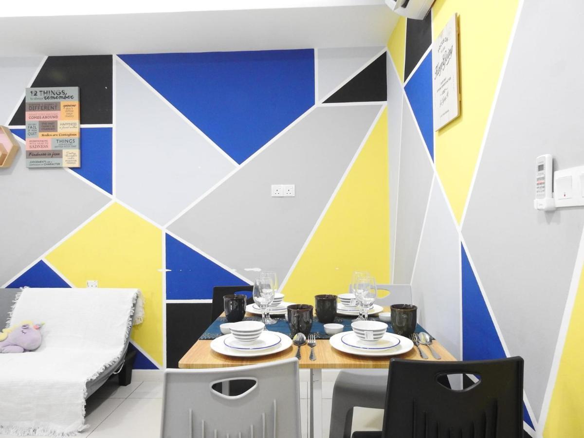 Restary: Cartoon-themed With Infinity Pool Near Imago Mall Apartment