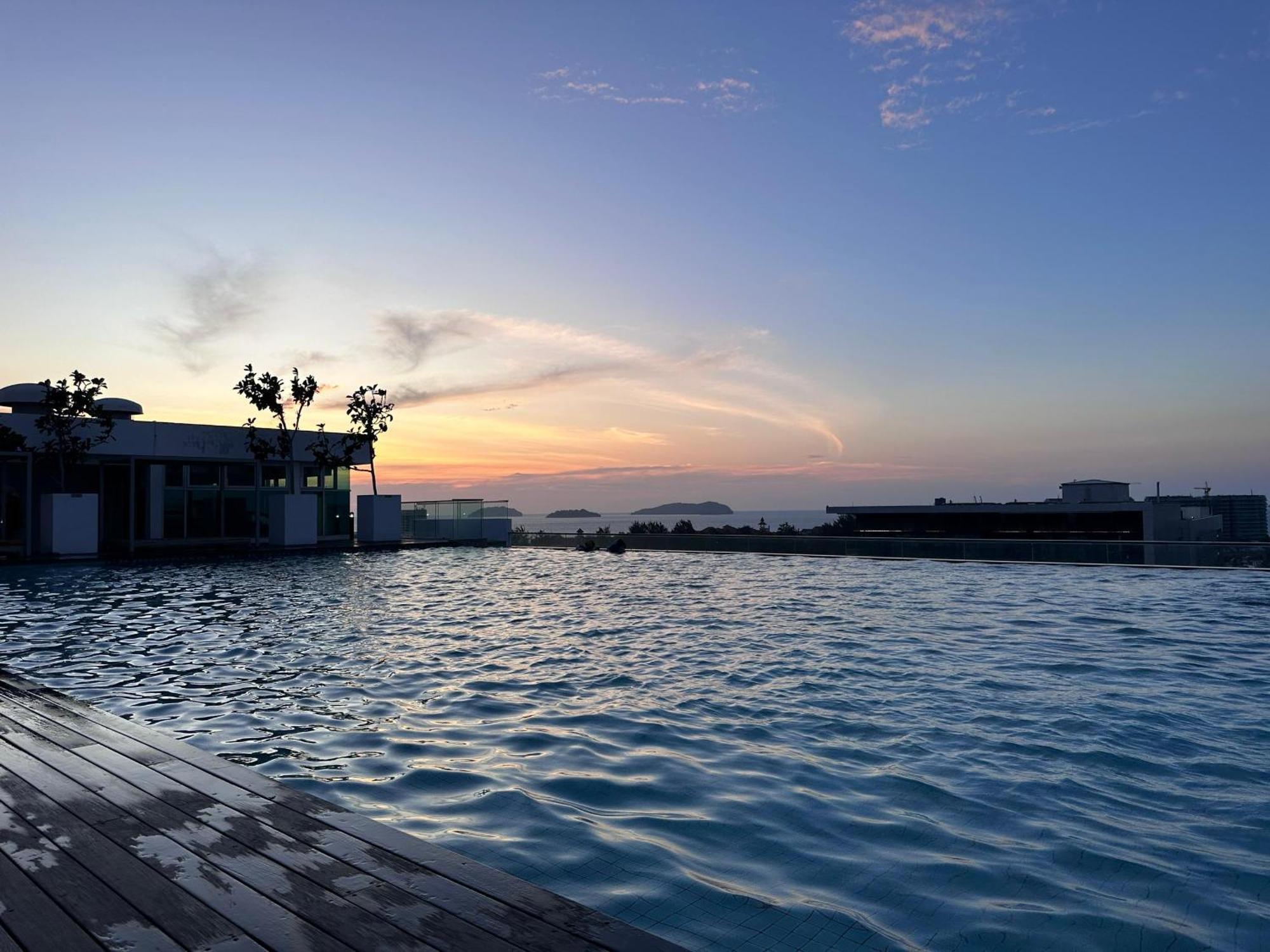 Restary: Cartoon-themed With Infinity Pool Near Imago Mall Apartment Kota Kinabalu