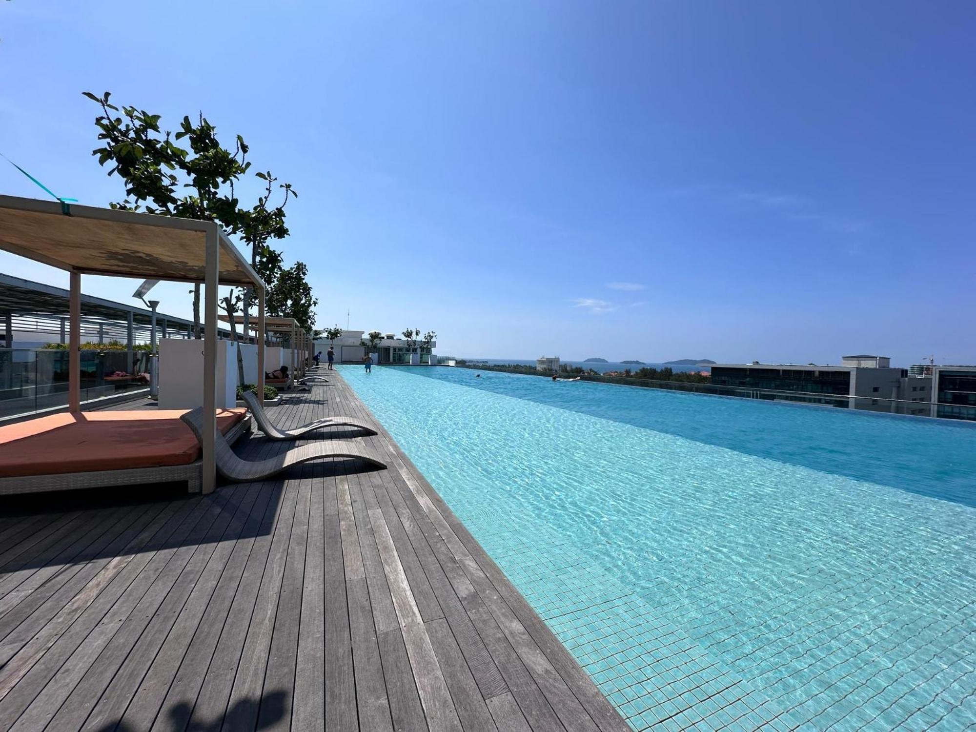 Restary: Cartoon-themed With Infinity Pool Near Imago Mall Kota Kinabalu